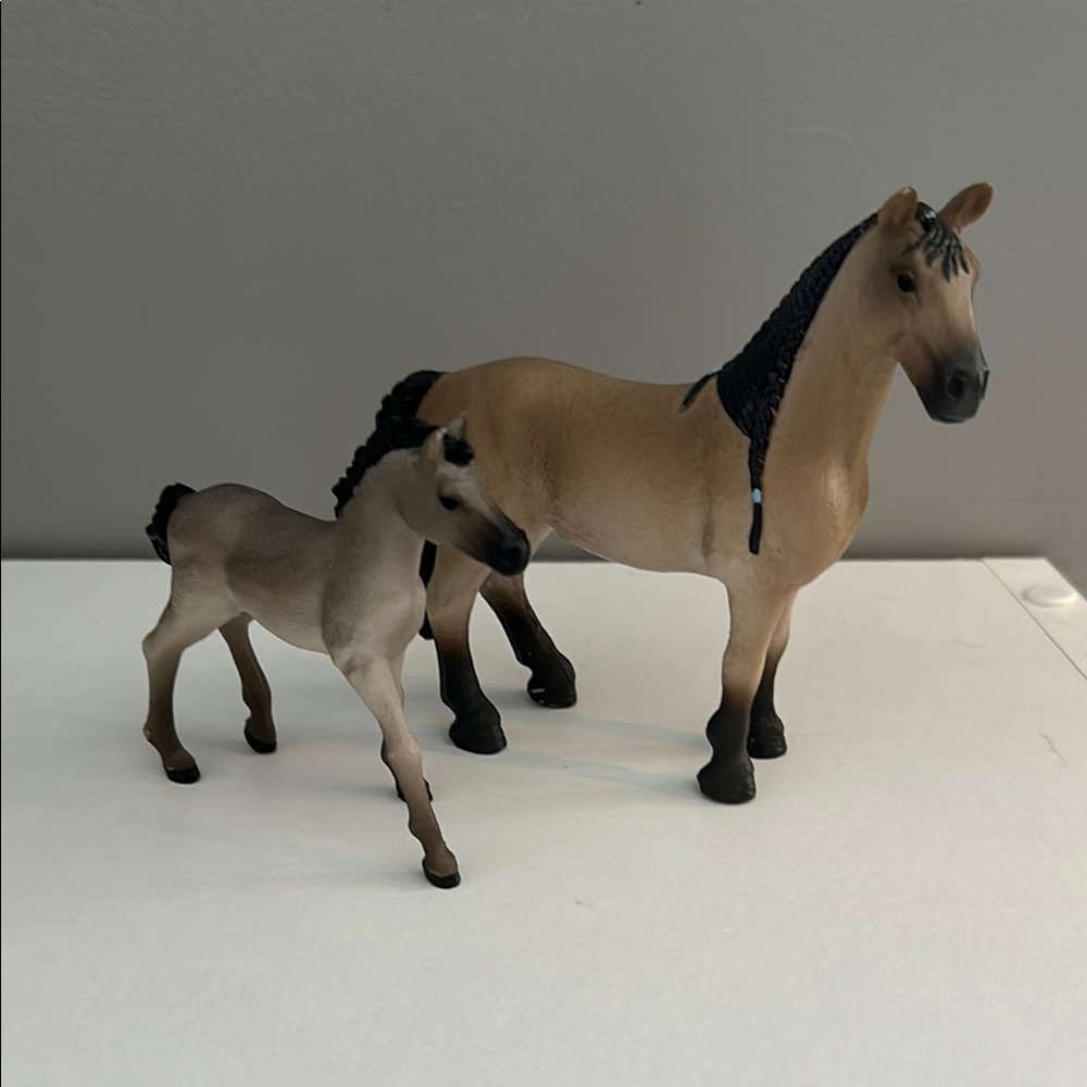 Horse and Foal Figurines - Brown